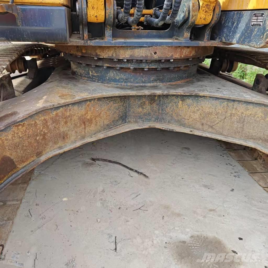 Hyundai R300LC Pelle sur chenilles