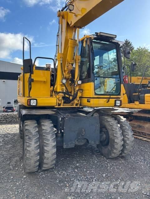 Komatsu PW 148-8 Pelle sur pneus