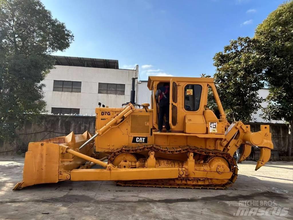 CAT D 7 G Niveleuse