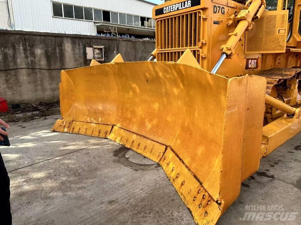 CAT D 7 G Niveleuse