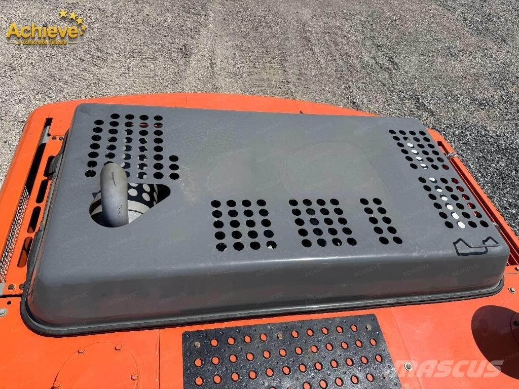 Hitachi ZX 210 Pelle sur chenilles
