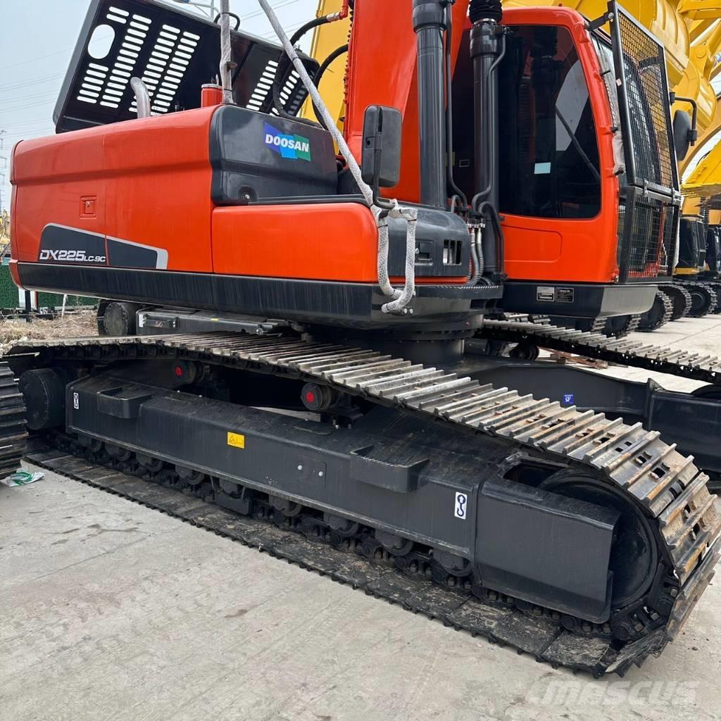 Doosan DX225LC-9C Pelle sur chenilles