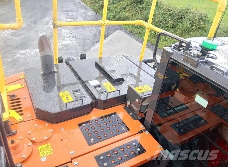 Hitachi ZX 130LCN Pelle sur chenilles