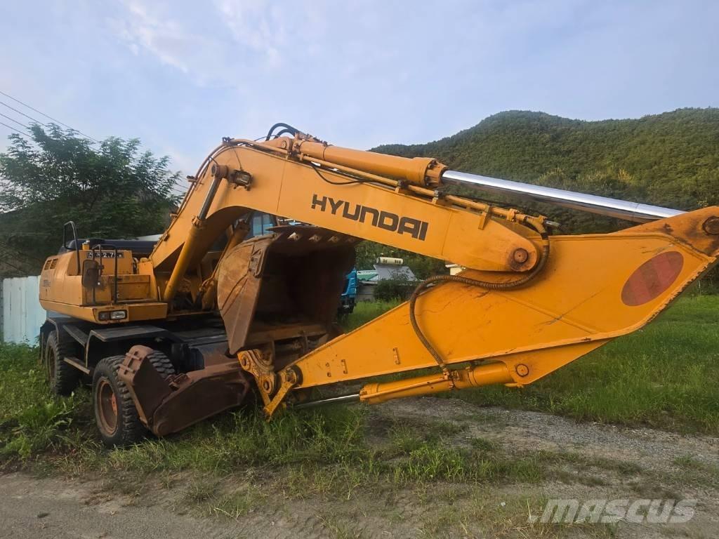 Hyundai Robex 2000W Pelle sur pneus