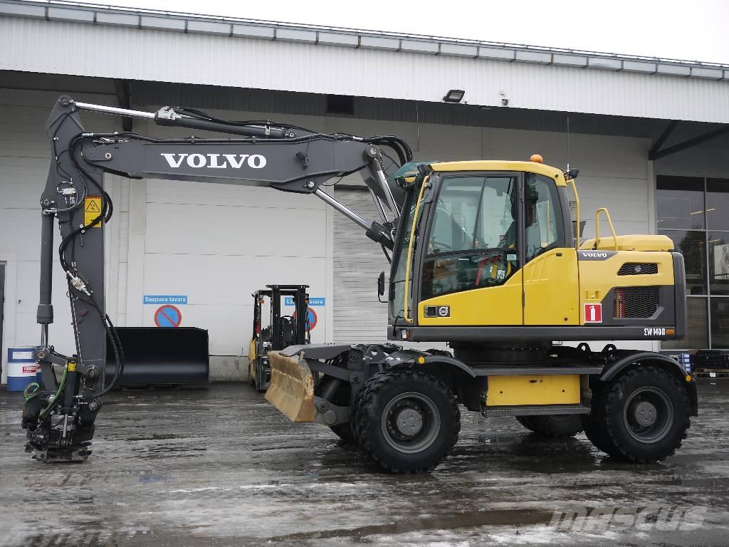 Volvo EW 140 D Pelle sur pneus