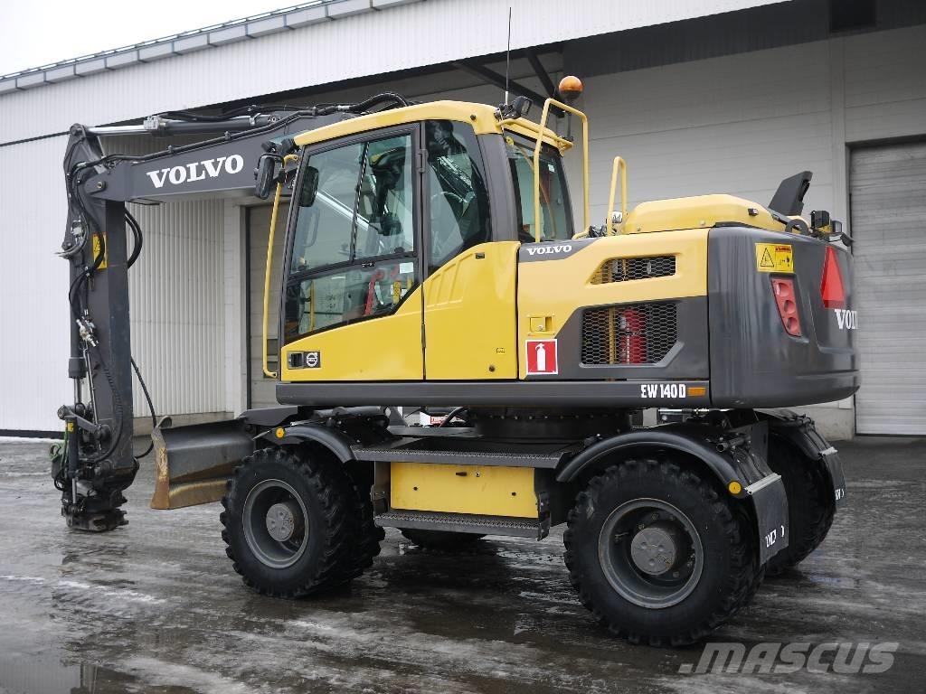 Volvo EW 140 D Pelle sur pneus