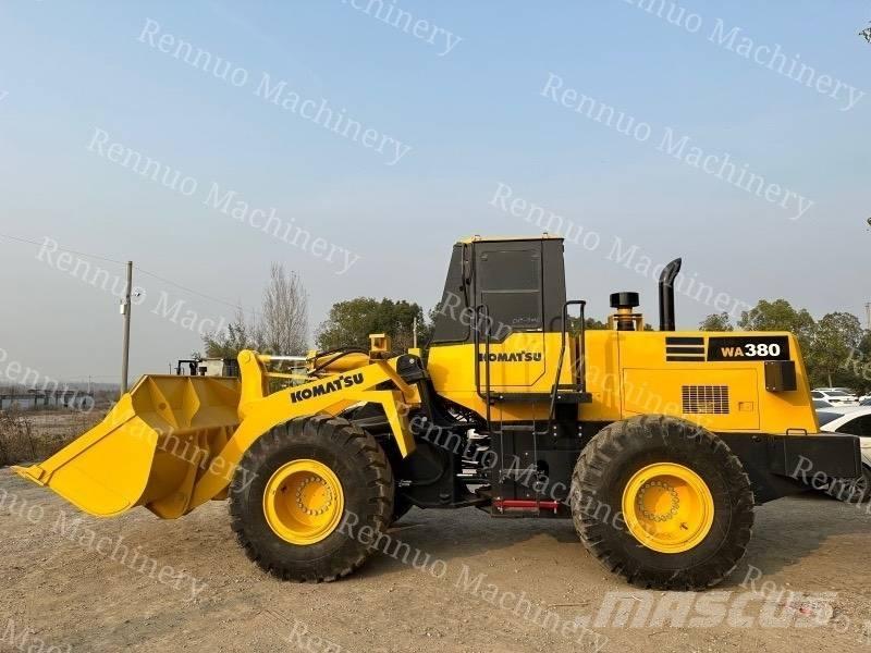 Komatsu WA380 Chargeuse sur pneus