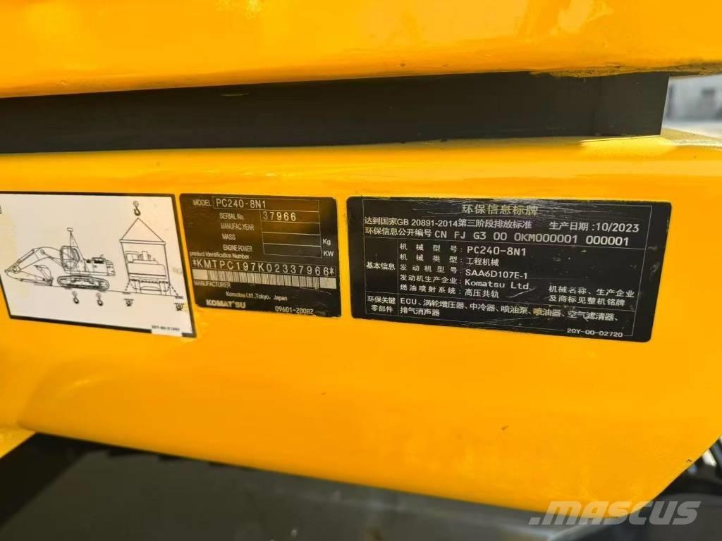 Komatsu 240-8N1 Pelle sur chenilles