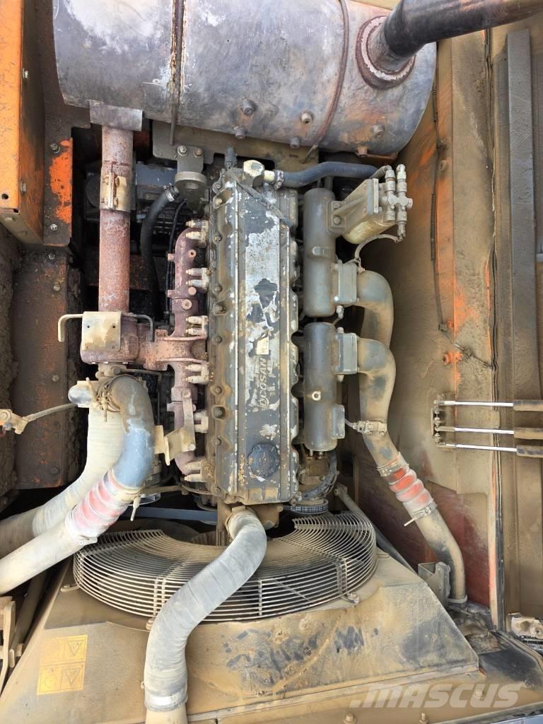 Doosan DX 380 LC Pelle sur chenilles