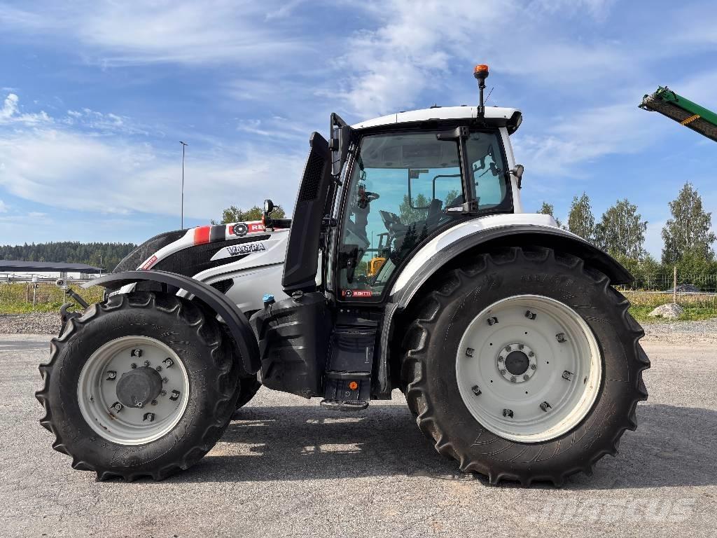 Valtra T215 Versu Tracteur
