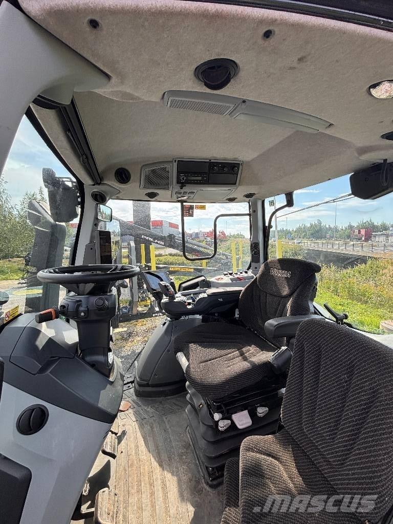 Valtra T215 Versu Tracteur