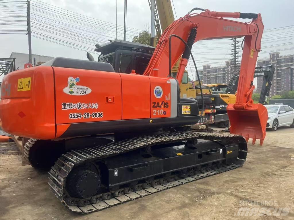 Hitachi 210LC Pelle sur chenilles