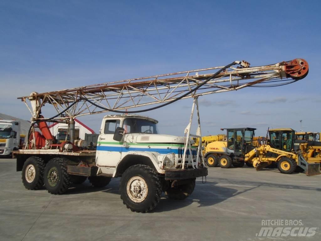 ZIL 6×6 Camion foreuse