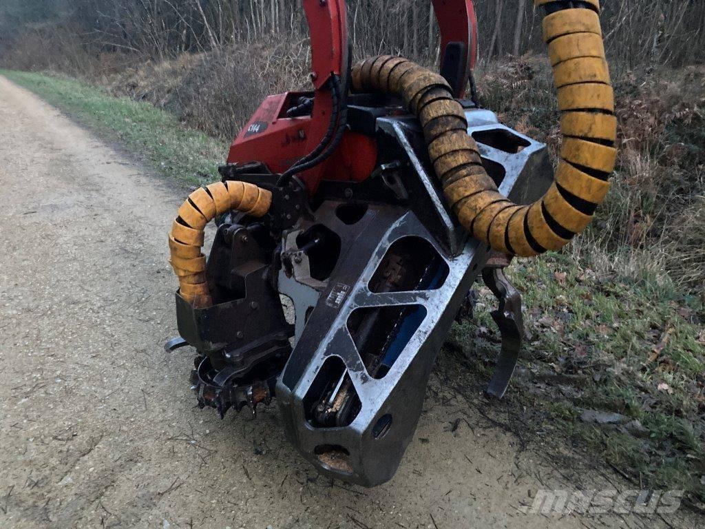 Komatsu C 144 Abatteuse
