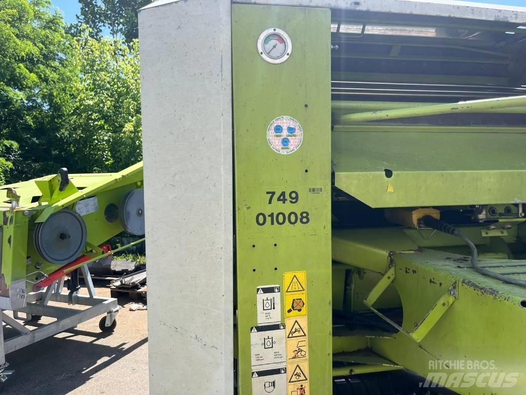 CLAAS Rollant 240 Presse à balle ronde