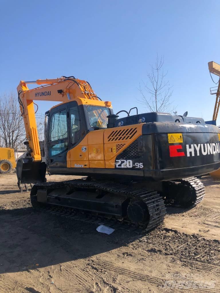 Hyundai 220-9s Pelle sur chenilles