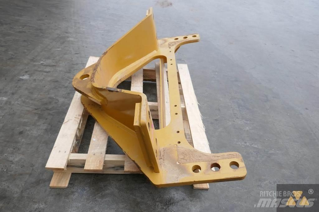 CAT 140M3 Drawbar Transport - Autres