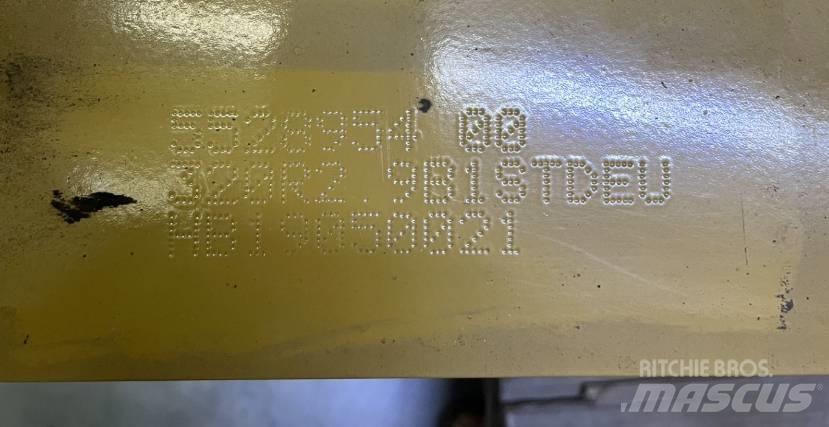 CAT 320 Bras et Godet