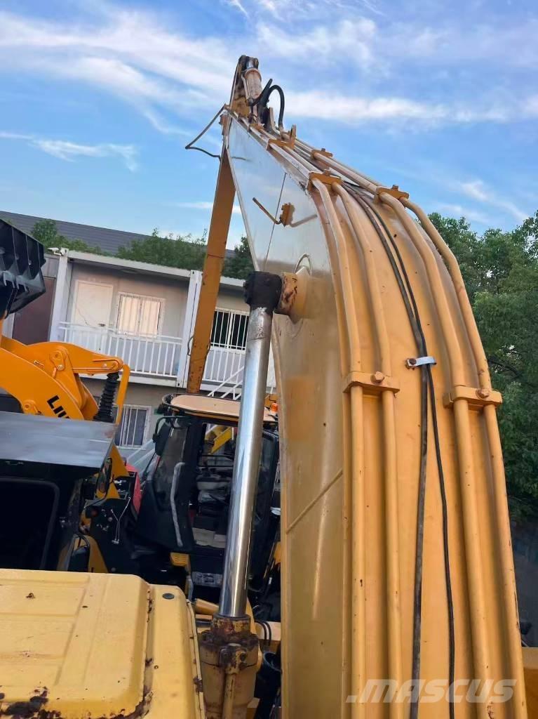 CAT 320 B L Pelles amphibies