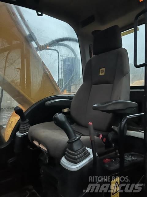 JCB JS 220 LC Pelle sur chenilles