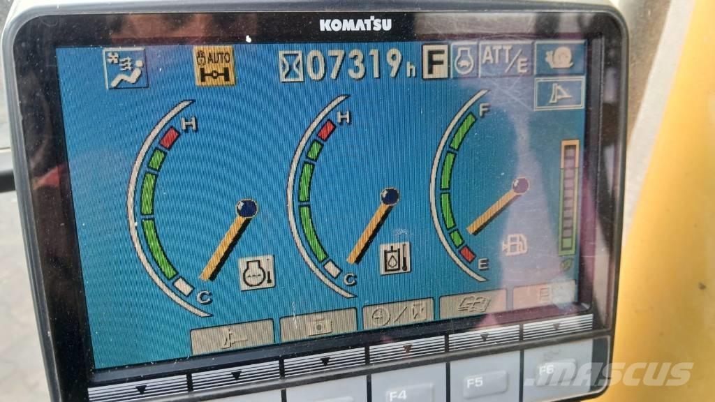 Komatsu PW 148-8 Pelle sur pneus