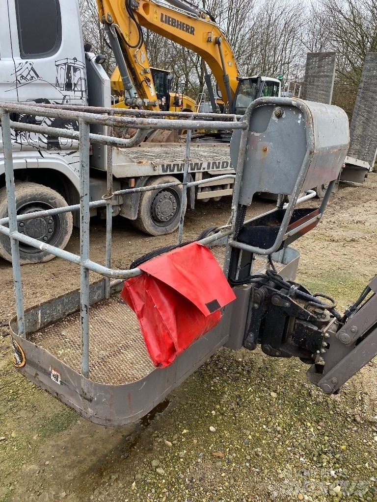 Manitou 180 ATJ Nacelles articulées