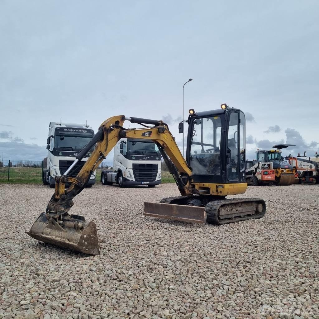 CAT 302.7 D CR Mini pelle < 7t