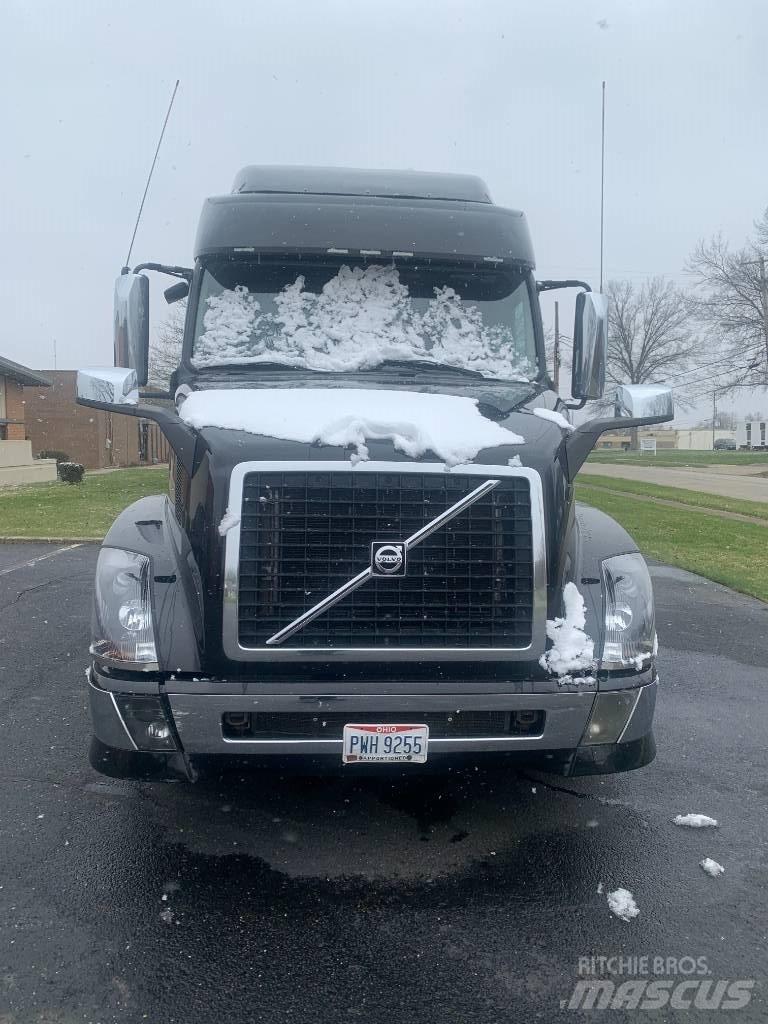 Volvo VNL730 Tracteur routier