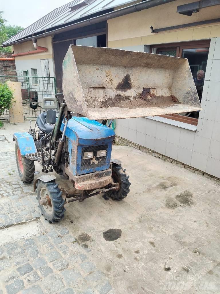  Zemědělský traktor Tracteur