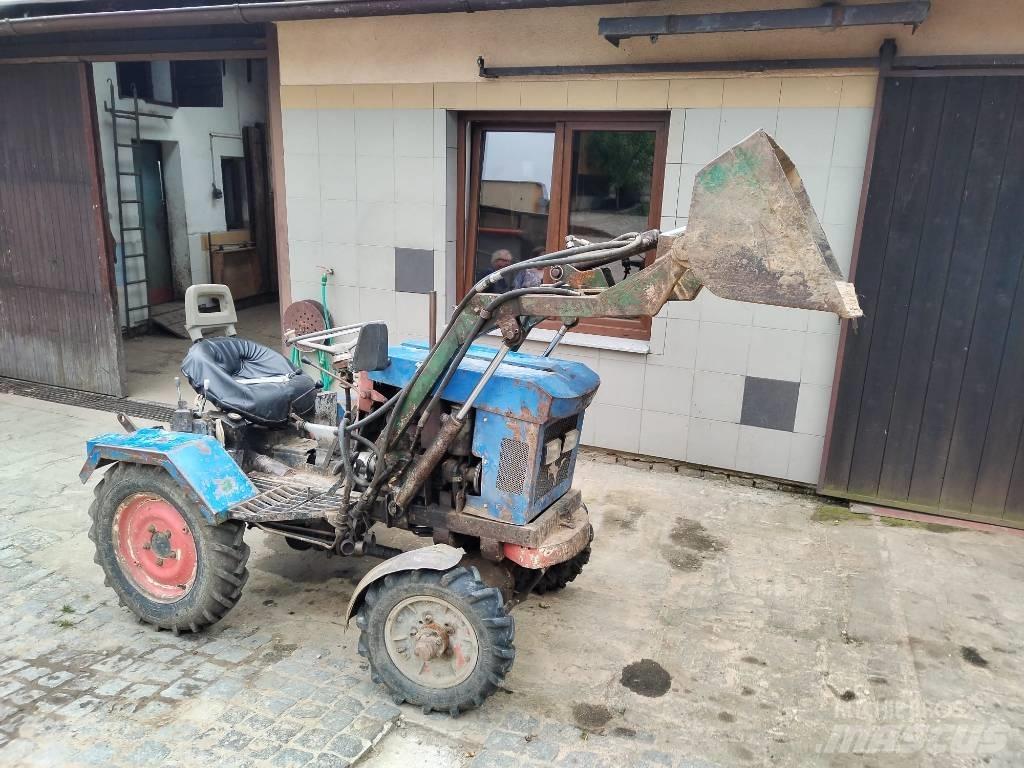  Zemědělský traktor Tracteur