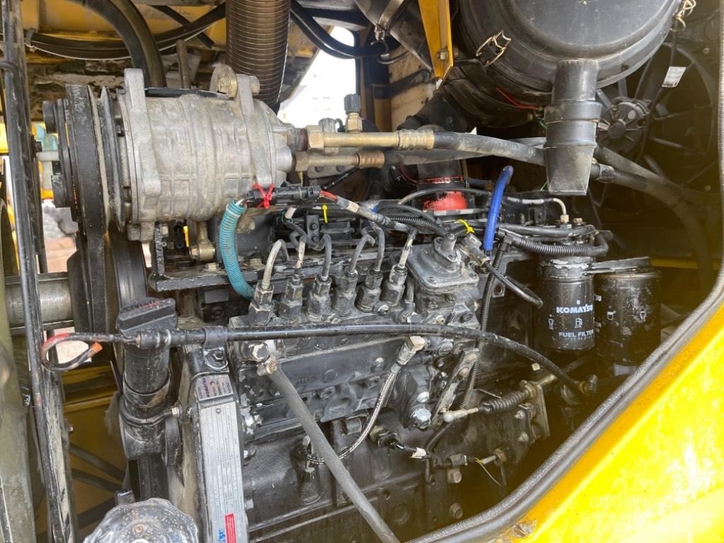 Komatsu WA 270-3 Chargeuse sur pneus