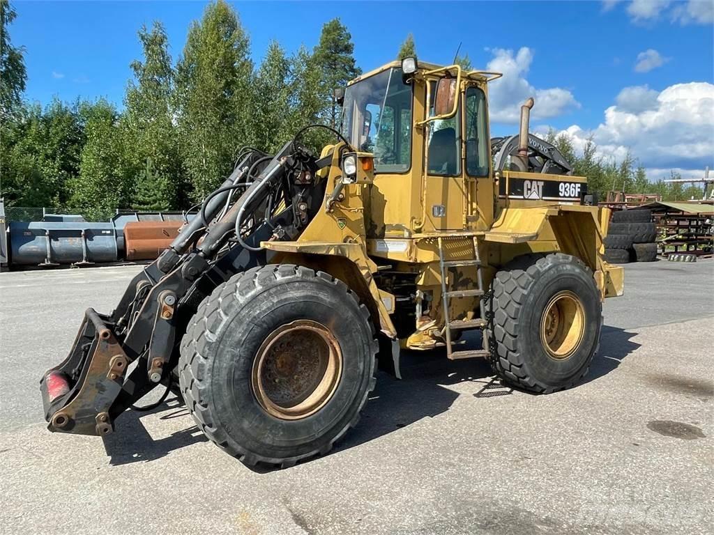 CAT 936F Chargeuse sur pneus