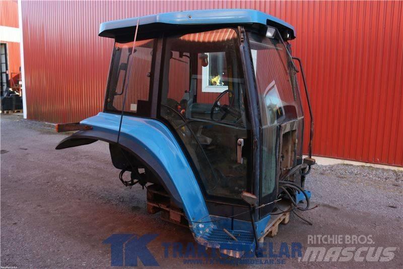 New Holland 8870 Cabines et Intérieur