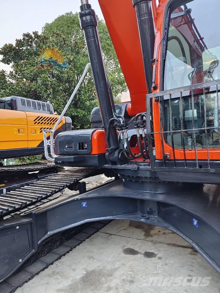 Doosan DX 300 LC Pelle sur chenilles
