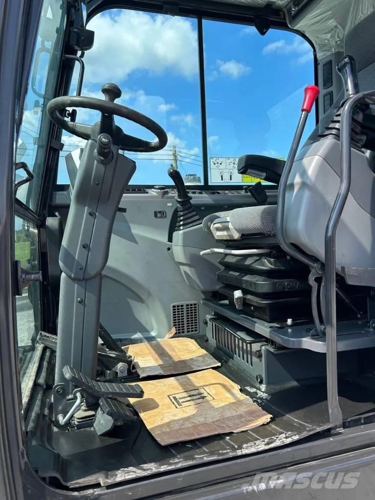 Bobcat E 55 W Pelle sur pneus