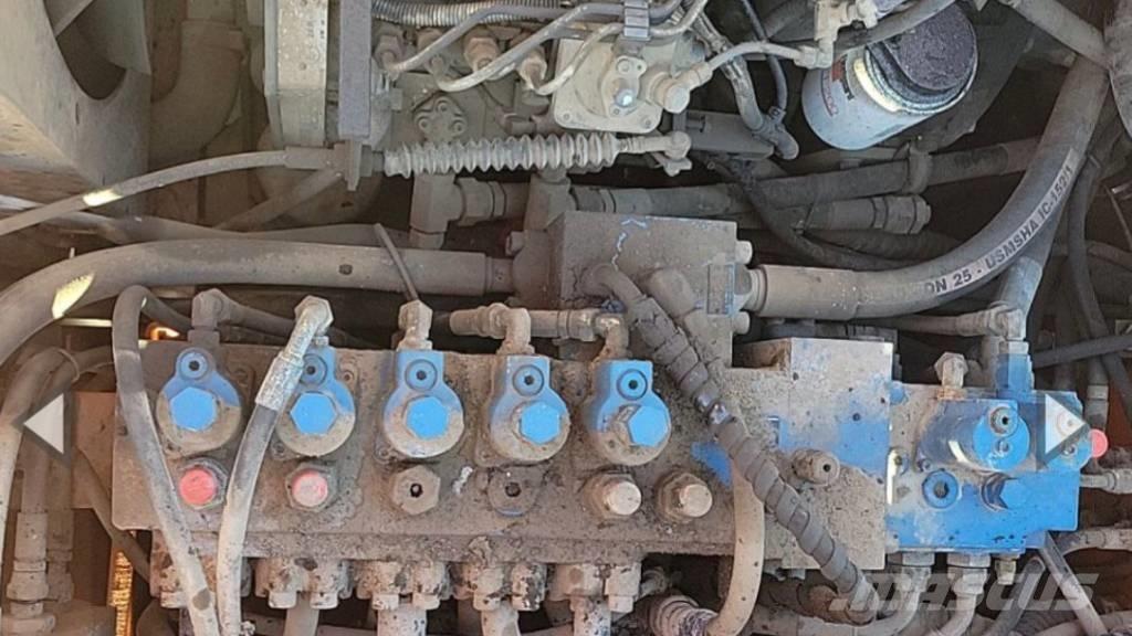 Hitachi EX 135 W Pelle sur pneus