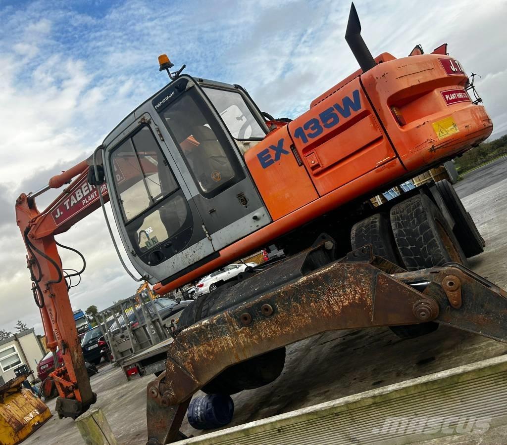 Hitachi EX 135 W Pelle sur pneus
