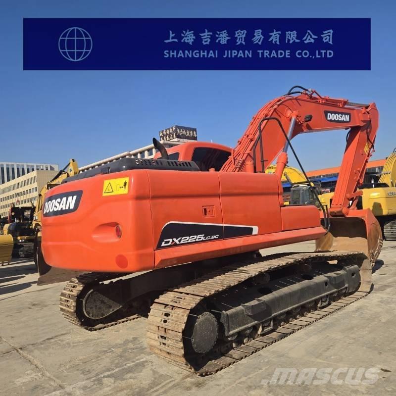 Doosan DX 225 Pelle sur chenilles