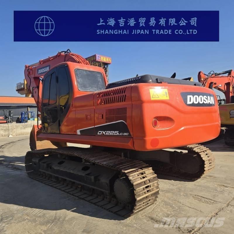 Doosan DX 225 Pelle sur chenilles