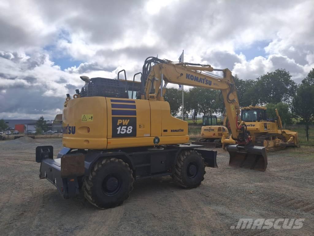 Komatsu PW158-11 Pelle sur pneus