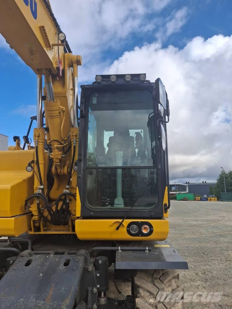 Komatsu PW158-11 Pelle sur pneus