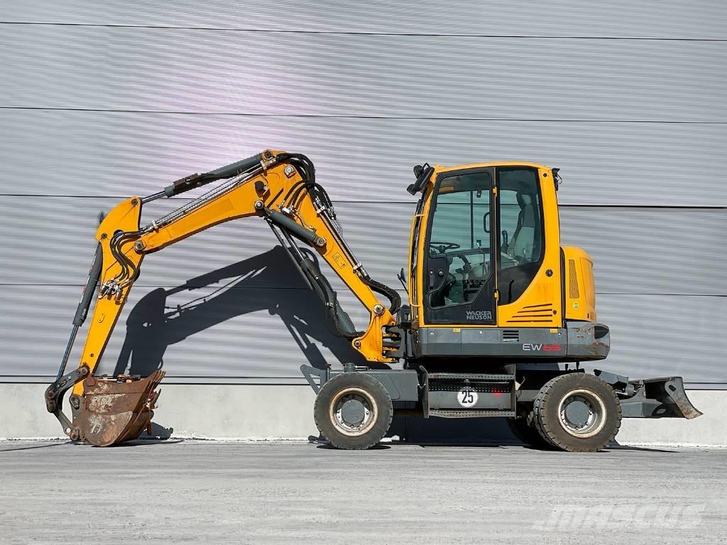 Wacker Neuson EW 65 Pelle sur pneus