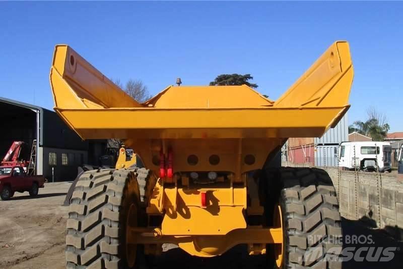 Bell B30E Tombereau articulé