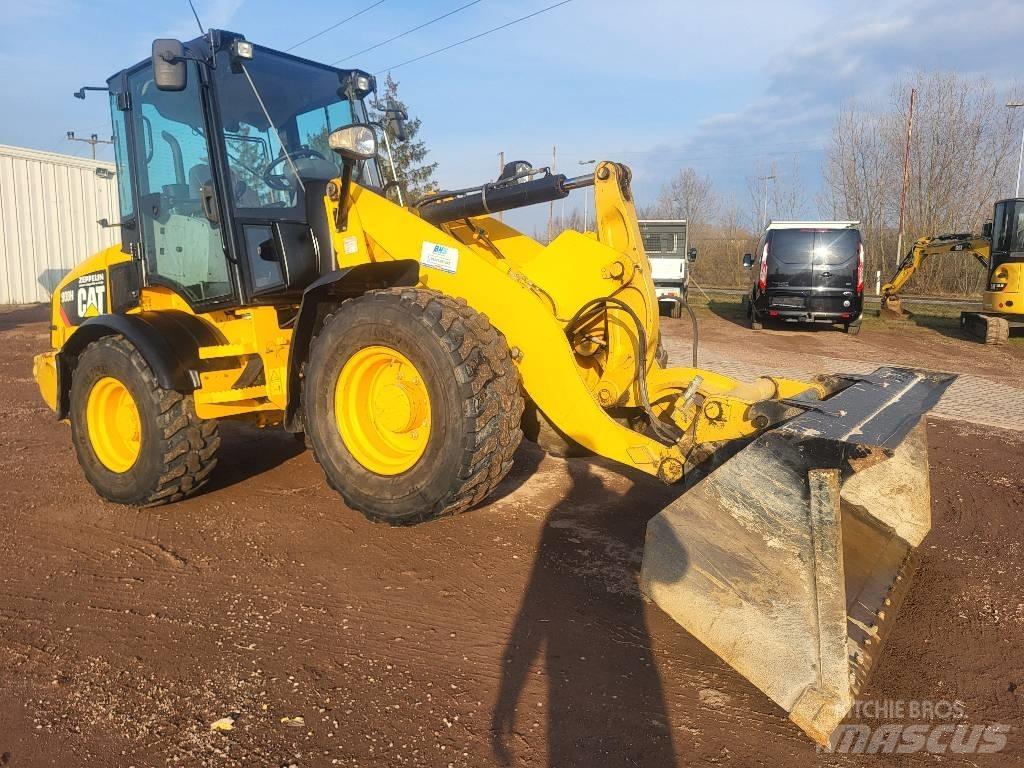 CAT 908 H Chargeuse sur pneus