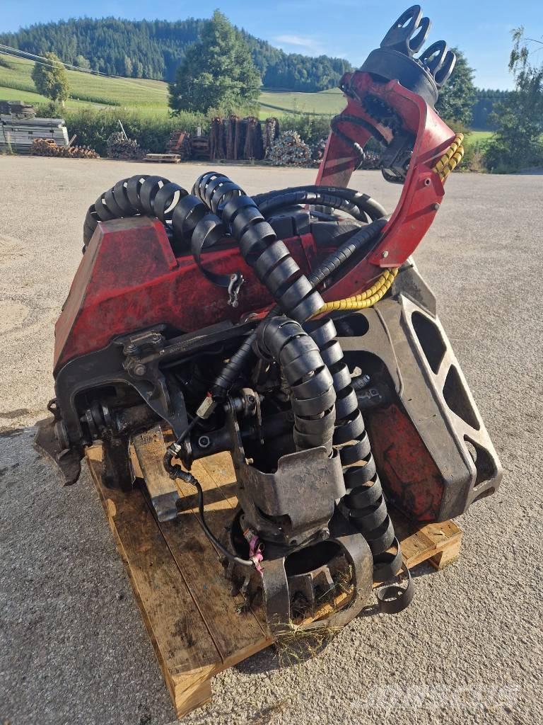 Komatsu 124 Ebrancheuses
