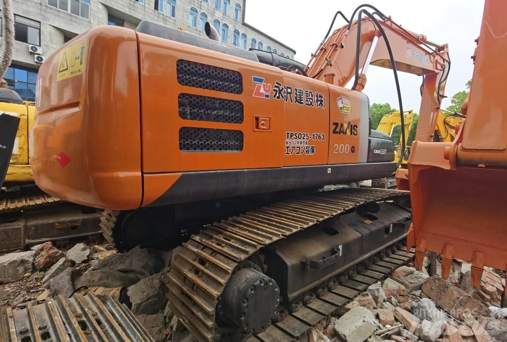 Hitachi ZX 200 Pelle sur chenilles