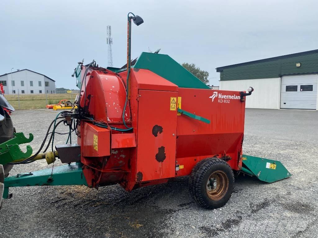Kverneland KD832 Dérouleuse, pailleuse