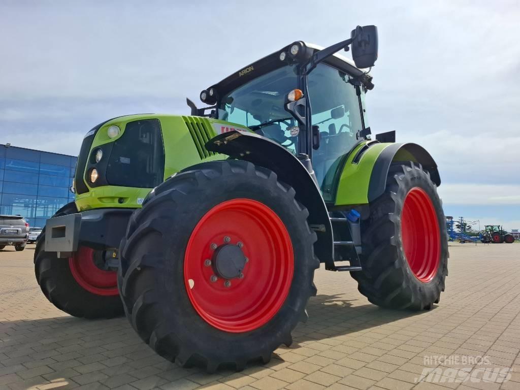 CLAAS Arion 440 CIS Tracteur
