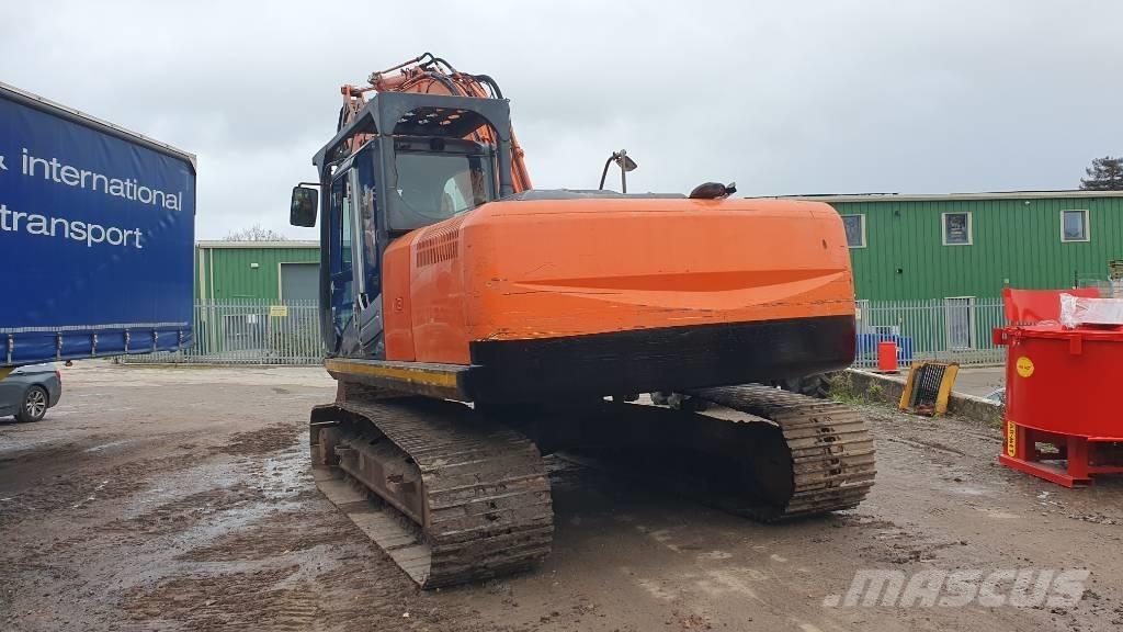 Hitachi ZX 210 LC-3 Pelle sur chenilles