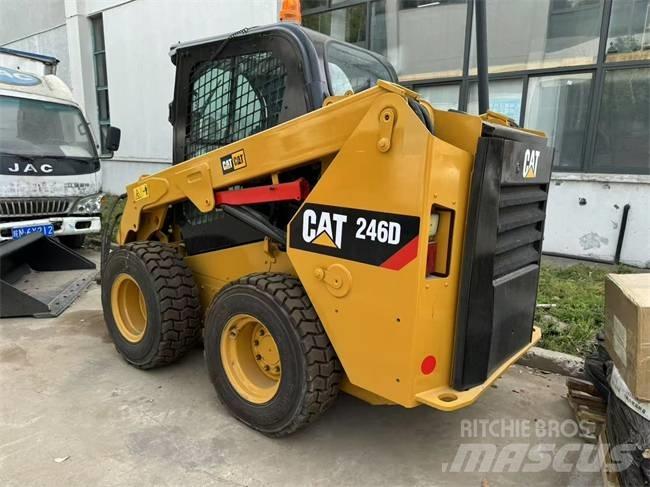 CAT 246 D Chargeuse compacte